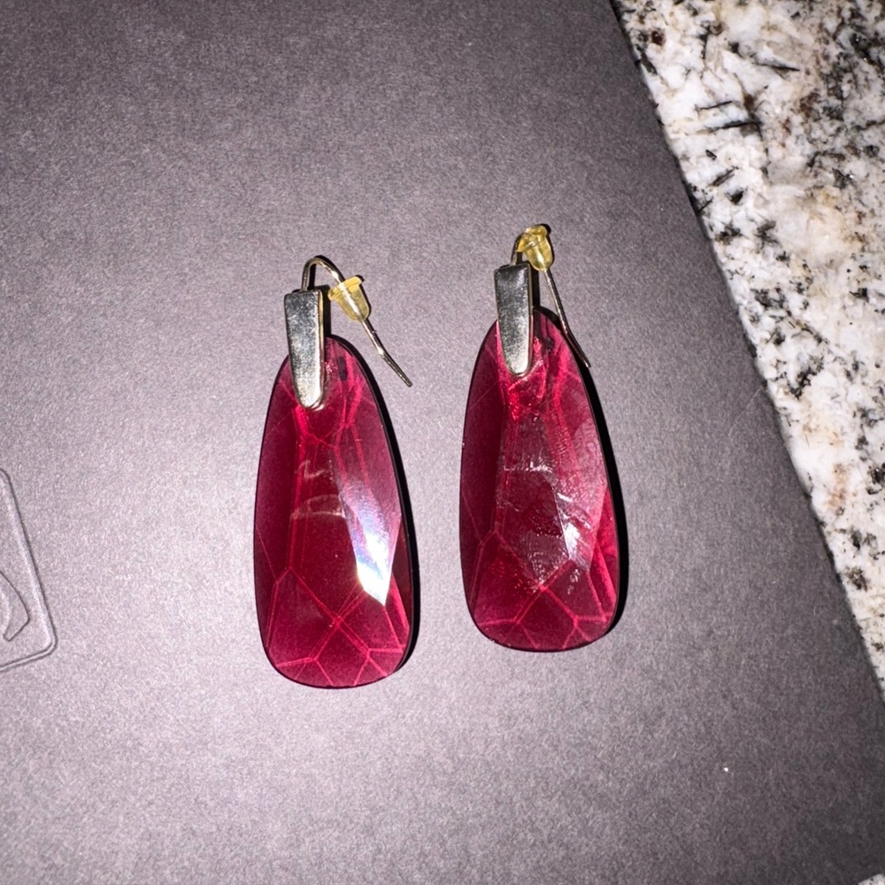 Kendra Scott Red Drop Earrings. Fast shipping.